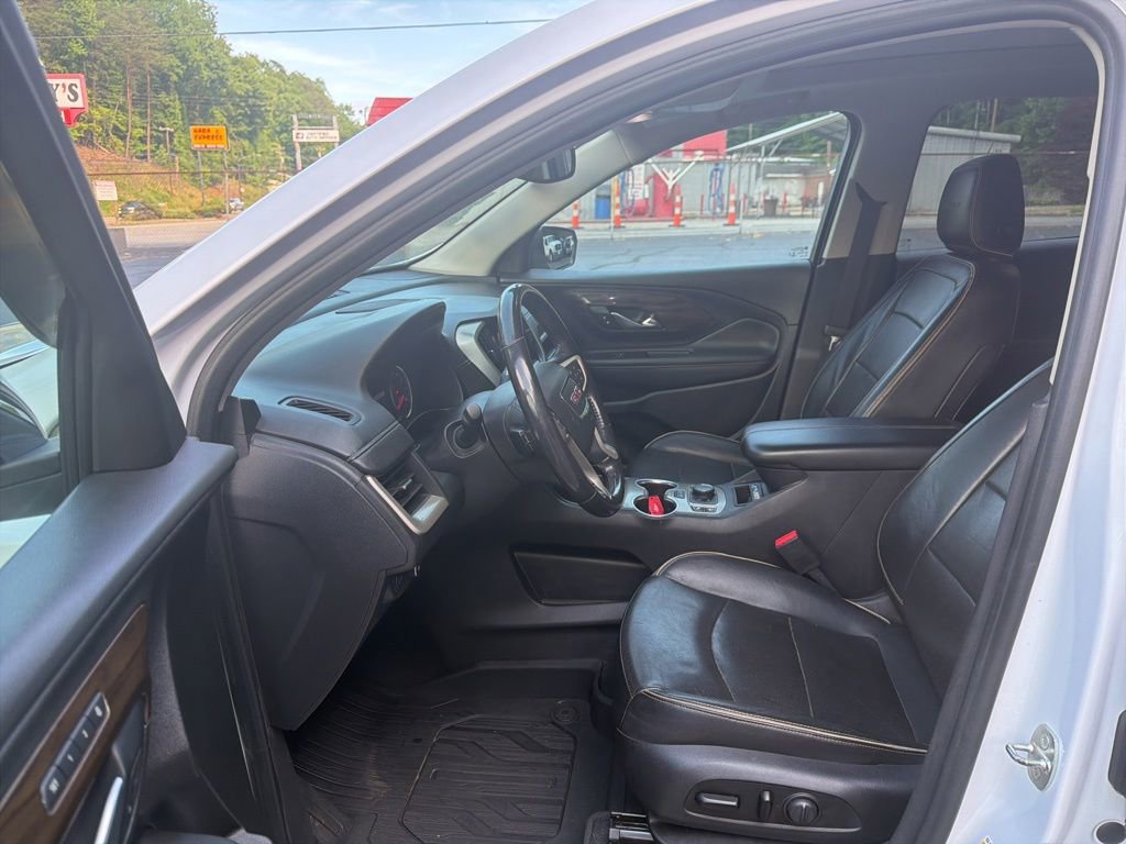 Used 2020 GMC Terrain Denali w/ Denali Premium Package AWD/4WD image 9