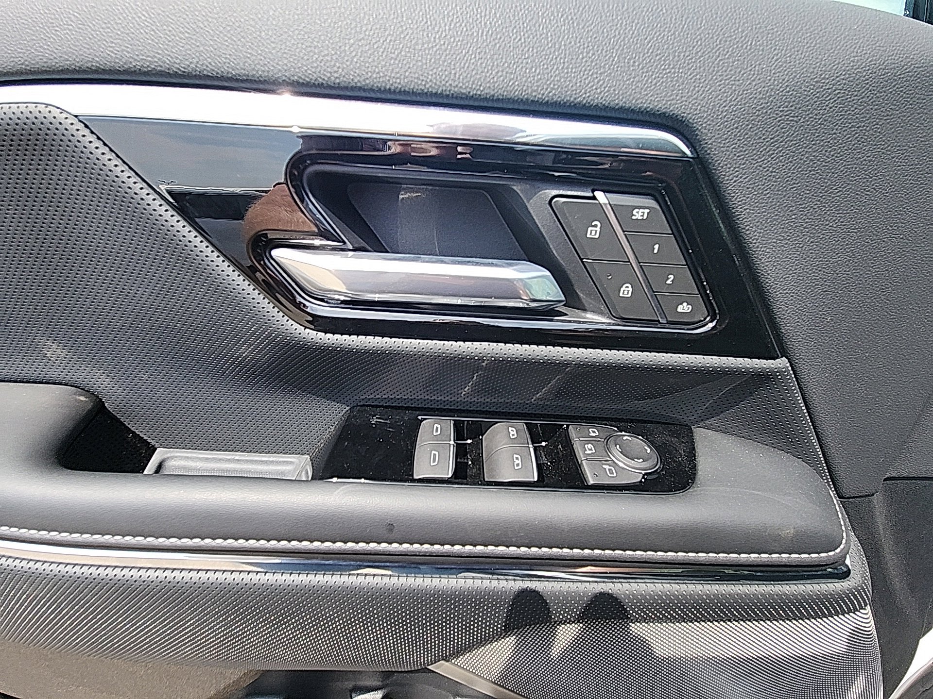 New 2025 GMC Sierra EV Denali image 16