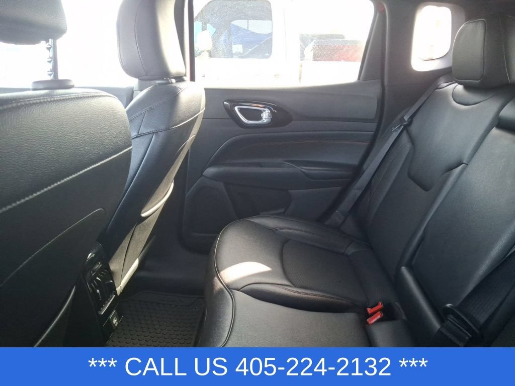 Used 2025 Jeep Compass Trailhawk AWD/4WD image 15
