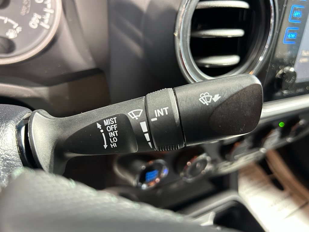 Used 2017 Toyota Tacoma TRD Off-Road AWD/4WD image 24
