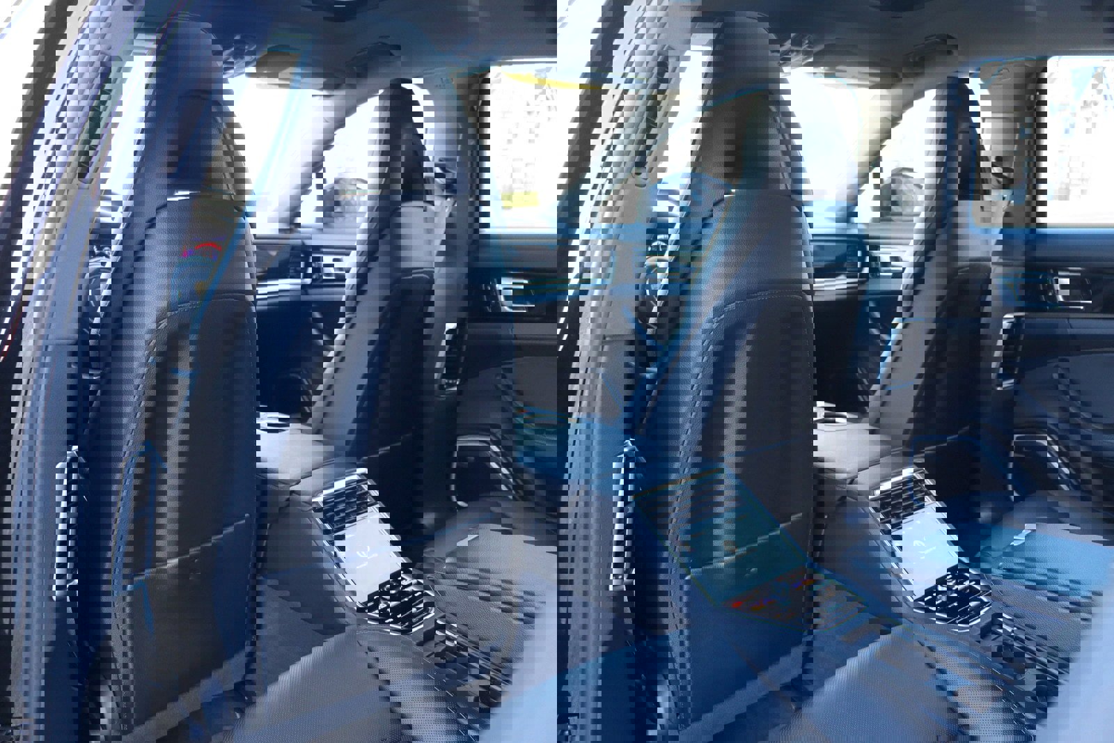 Used 2018 Porsche Panamera 4 w/ Premium Package Plus image 13