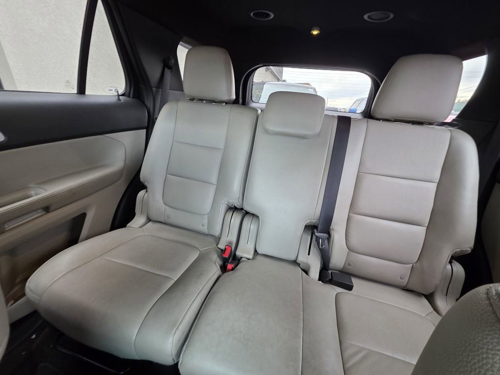 Used 2013 Ford Explorer XLT w/ Class III Trailer Tow Pkg image 9