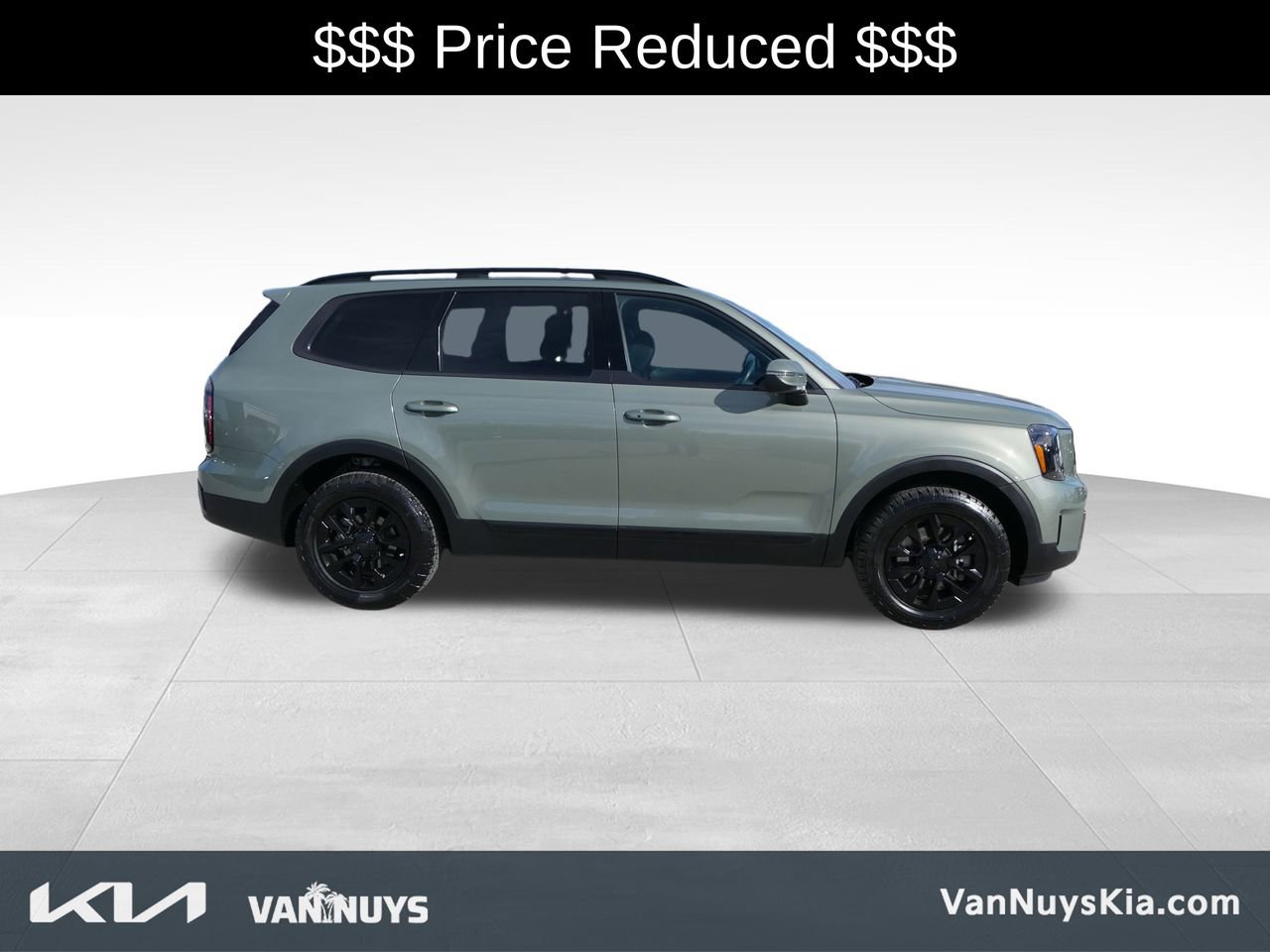 Used 2025 Kia Telluride AWD image 2