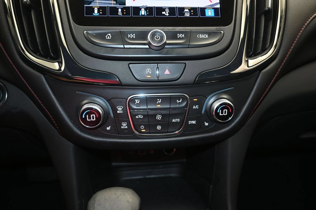 Certified 2022 Chevrolet Equinox RS w/ Infotainment Package FWD image 18