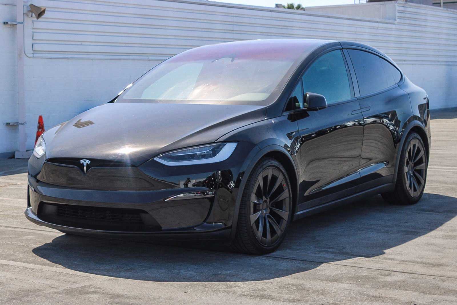 Used 2022 Tesla Model X image 3