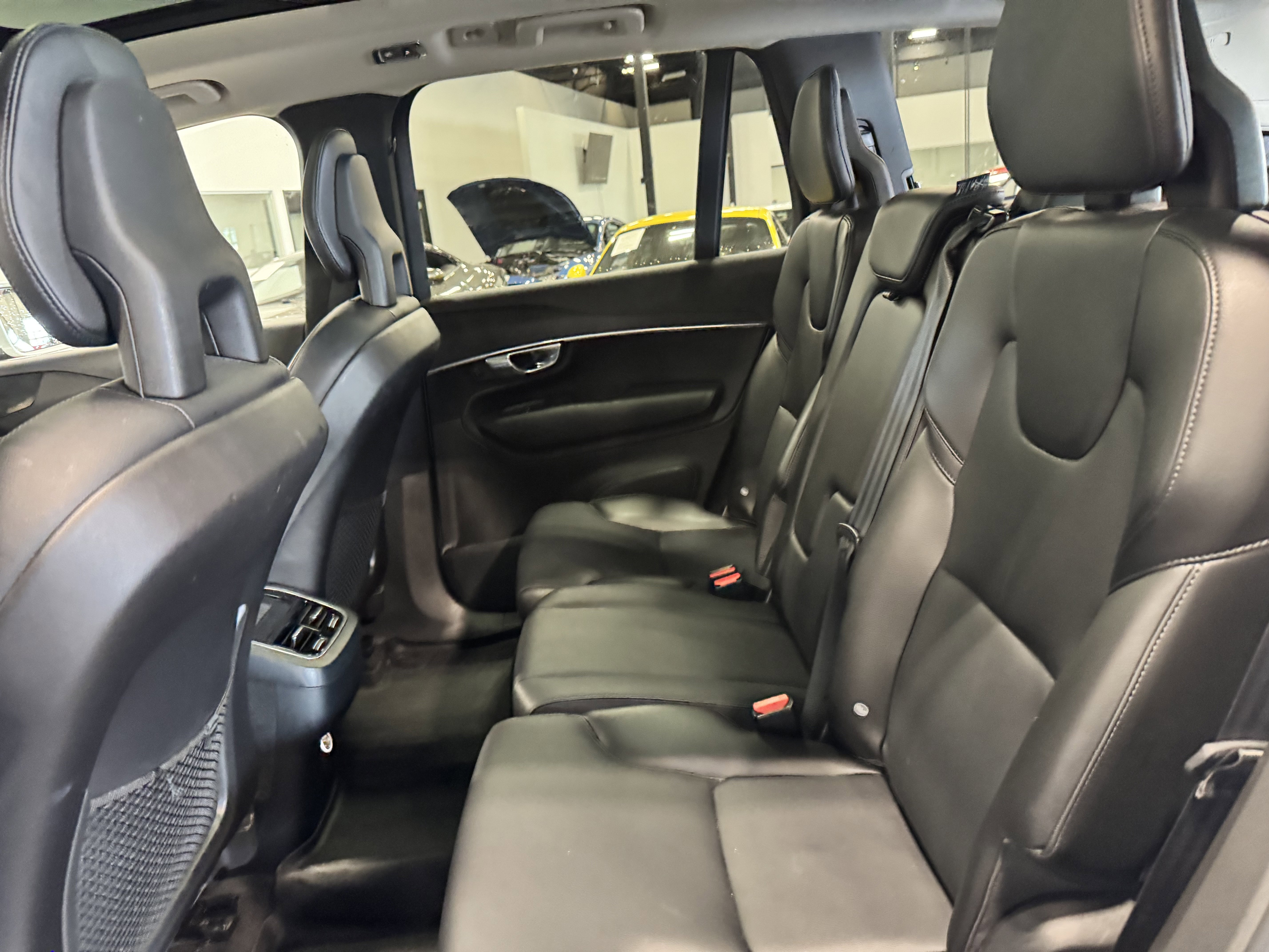 Used 2020 Volvo XC90 T5 Momentum w/ Protection Package AWD/4WD image 12