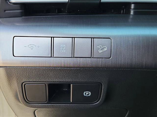 Certified 2025 Hyundai Kona SEL image 16