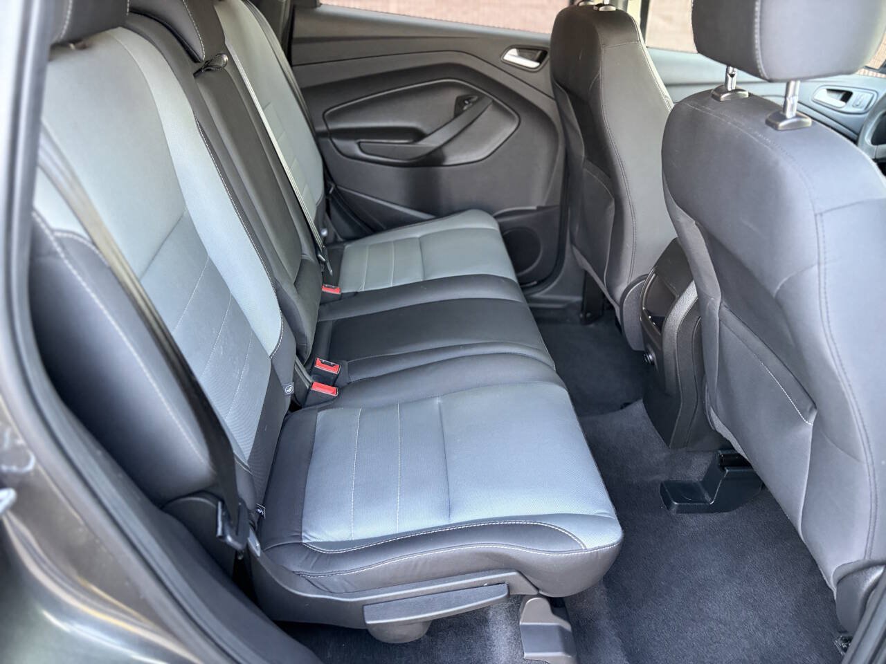 Used 2016 Ford Escape SE FWD image 16