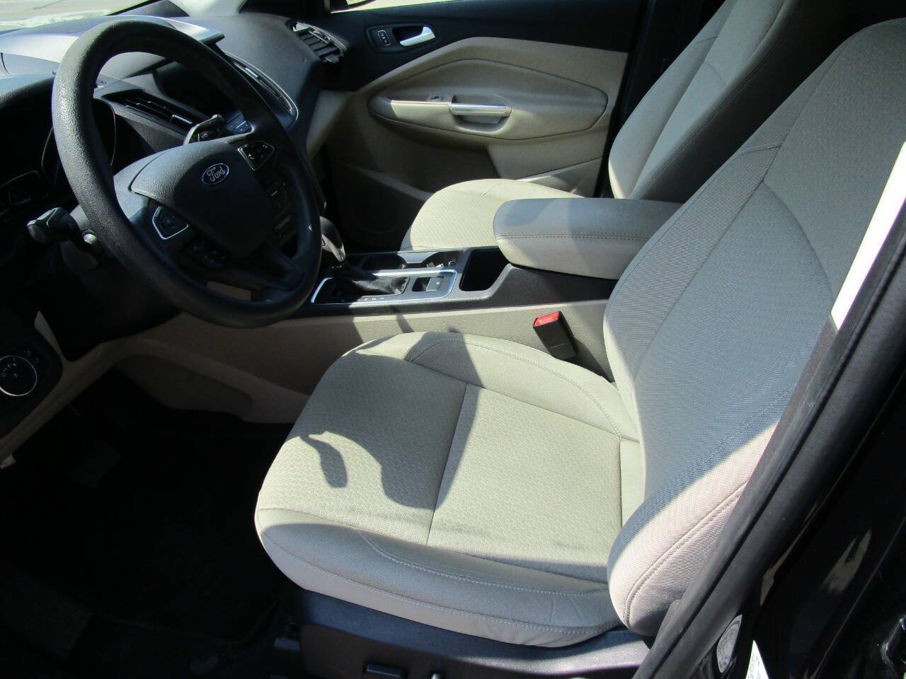 Used 2019 Ford Escape SE FWD image 9