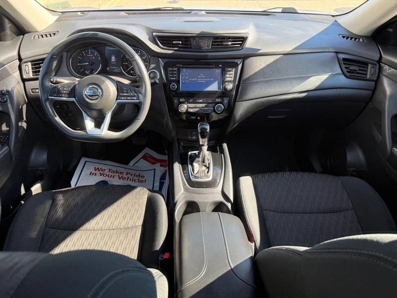 Used 2017 Nissan Rogue SV AWD/4WD image 13