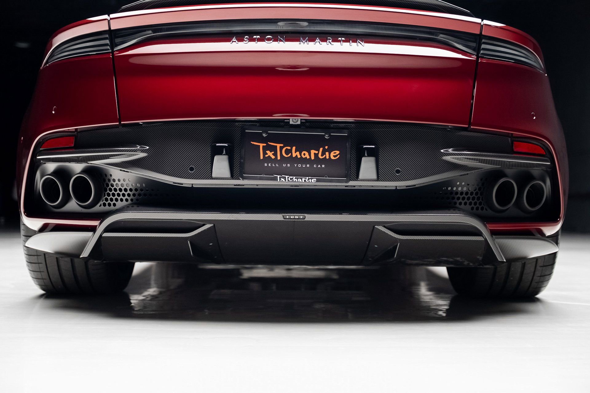 Used 2023 Aston Martin DBS Coupe image 37