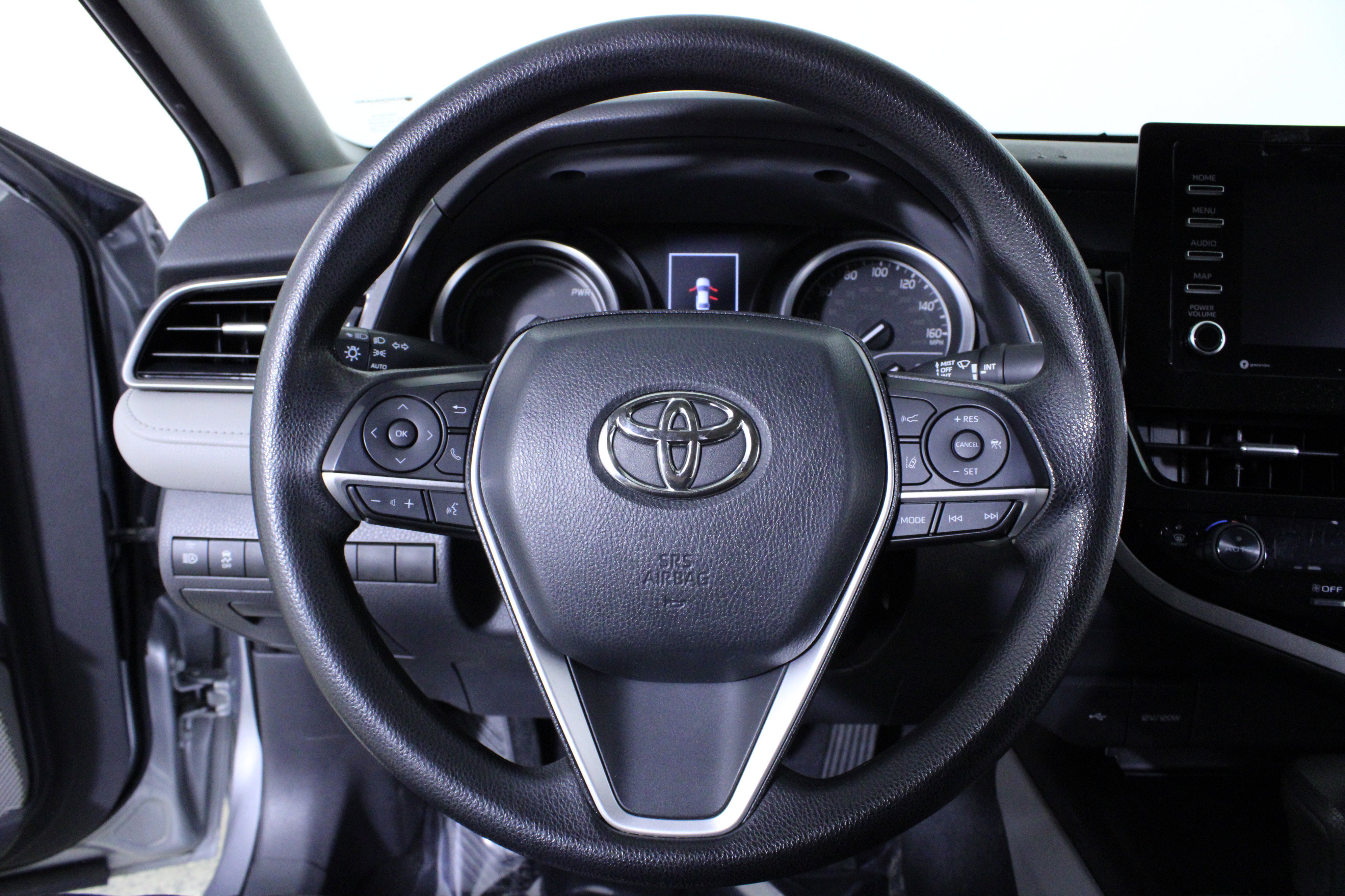 Used 2022 Toyota Camry LE image 18