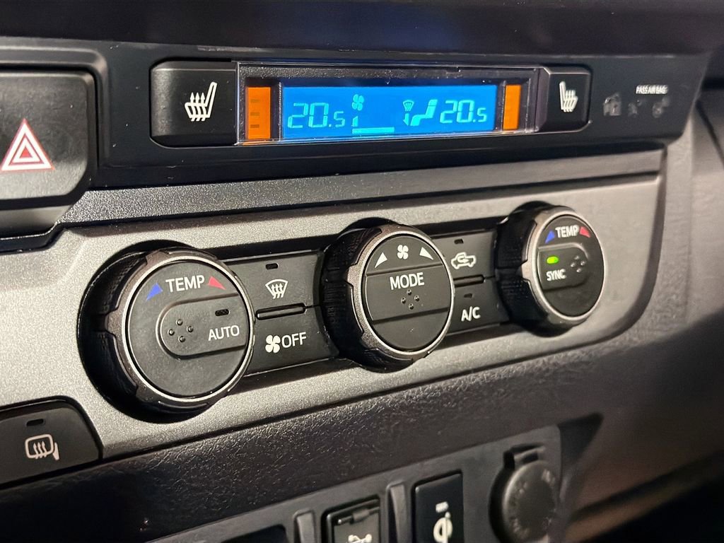 Used 2019 Toyota Tacoma TRD Sport image 16