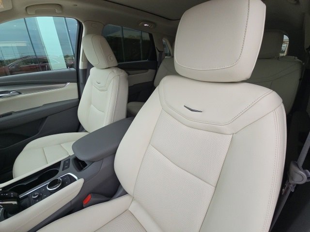 New 2025 Cadillac XT5 Premium Luxury w/ Technology Package image 11