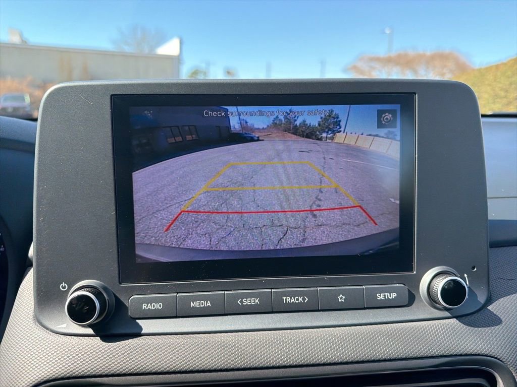 Used 2022 Hyundai Kona SE w/ Cargo Package image 17