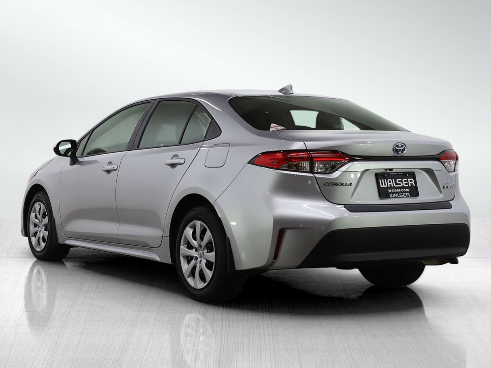Used 2024 Toyota Corolla LE image 3