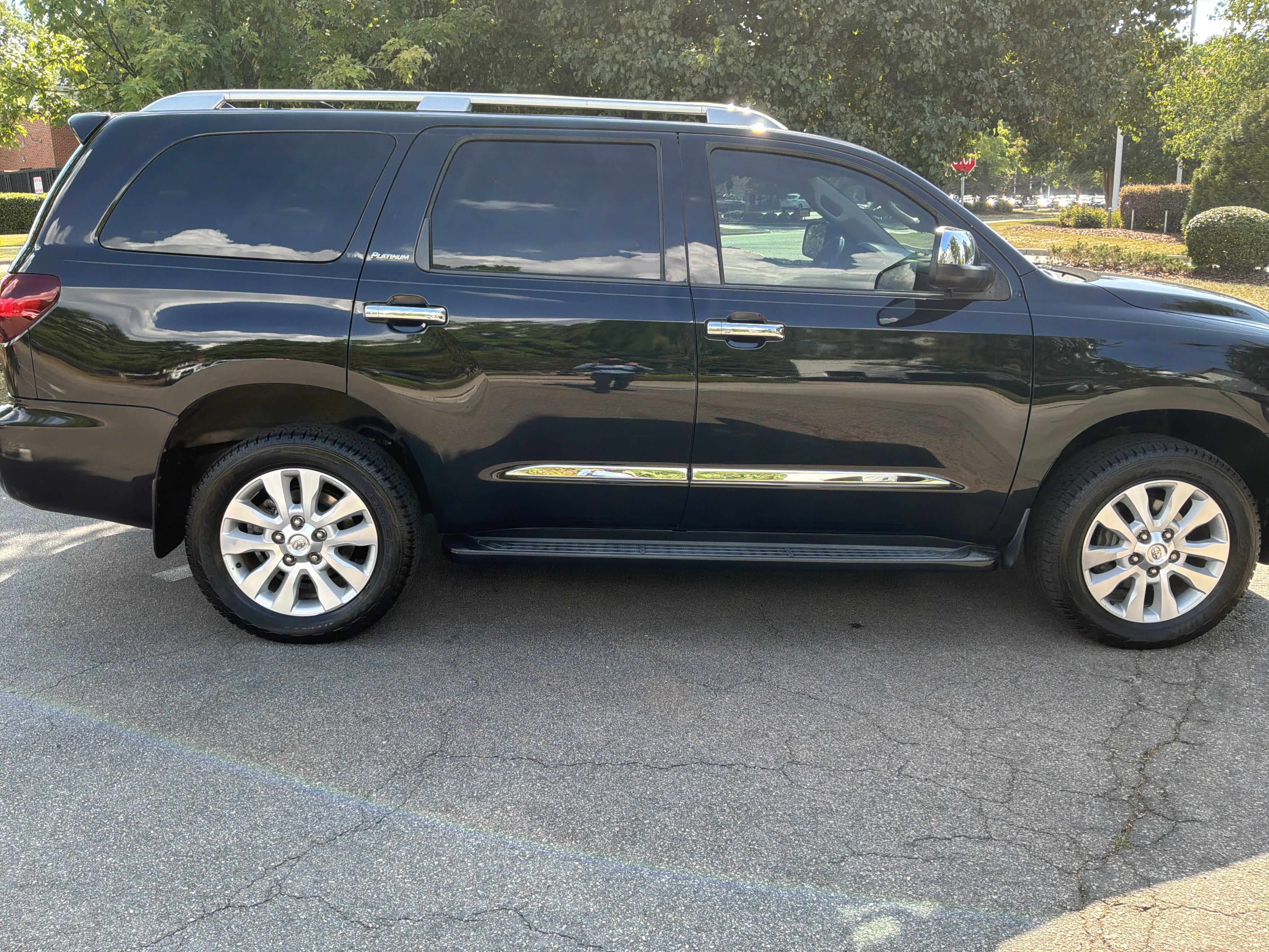 Used 2018 Toyota Sequoia Platinum AWD/4WD image 11