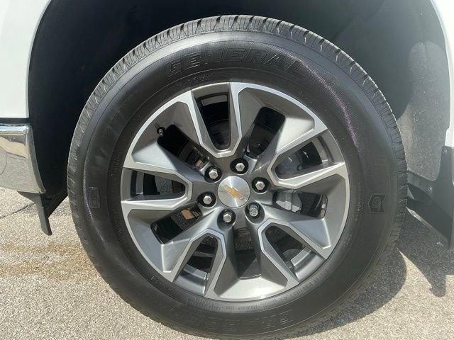 Used 2025 Chevrolet Silverado 1500 LT image 11