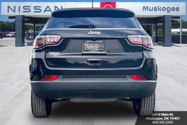 Used 2025 Jeep Compass Limited AWD/4WD image 6