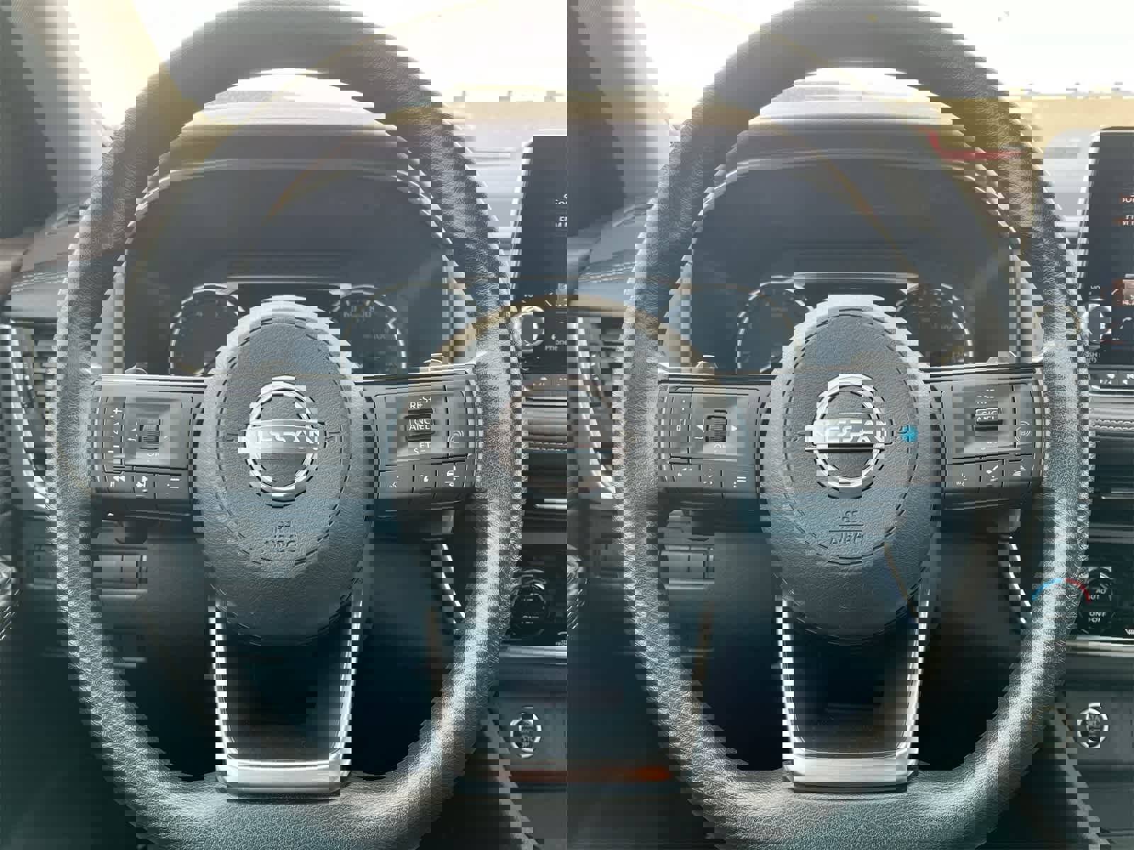 Used 2023 Nissan Rogue SV image 22