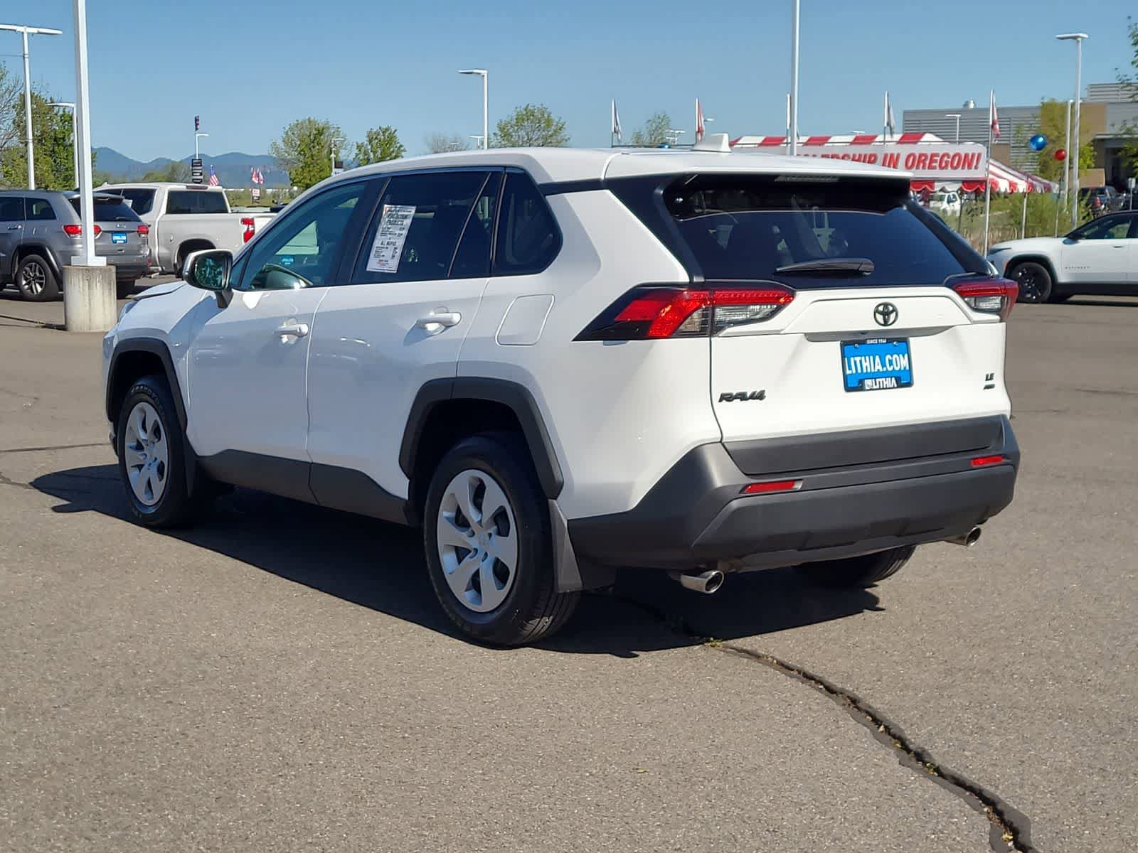 Used 2025 Toyota RAV4 LE AWD/4WD image 12