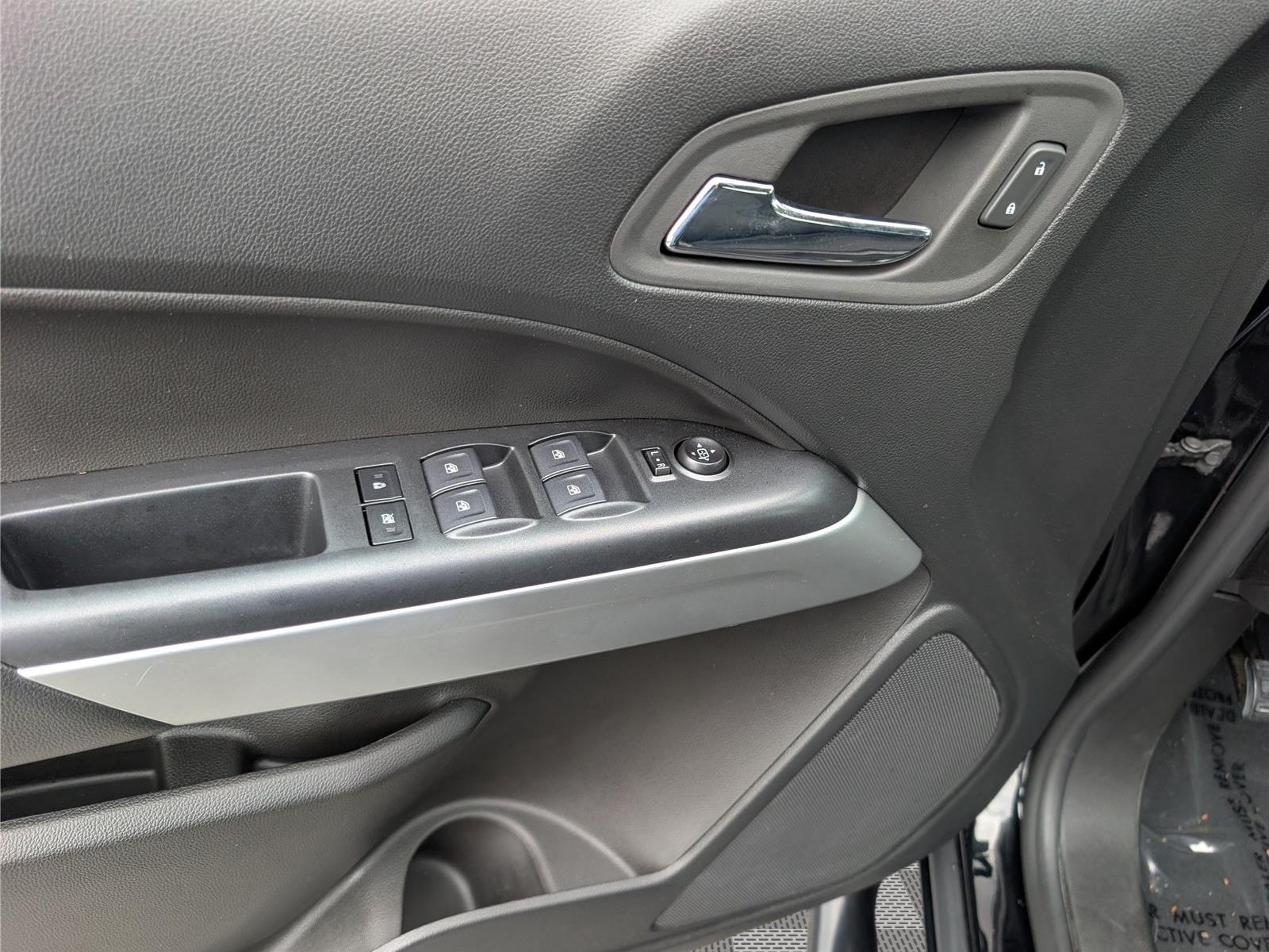 Used 2022 Chevrolet Colorado LT AWD/4WD image 19