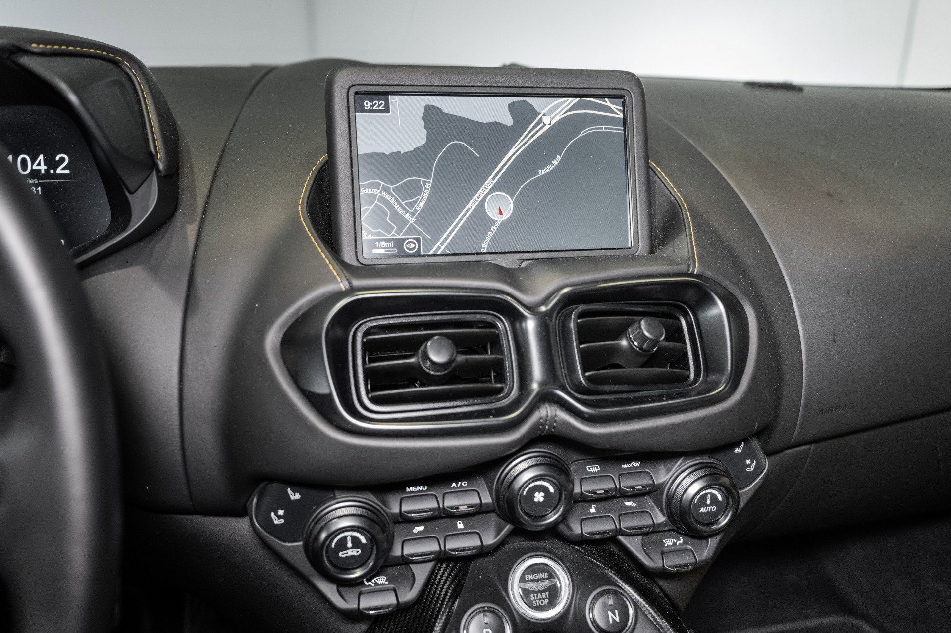 Used 2019 Aston Martin V8 Vantage image 23