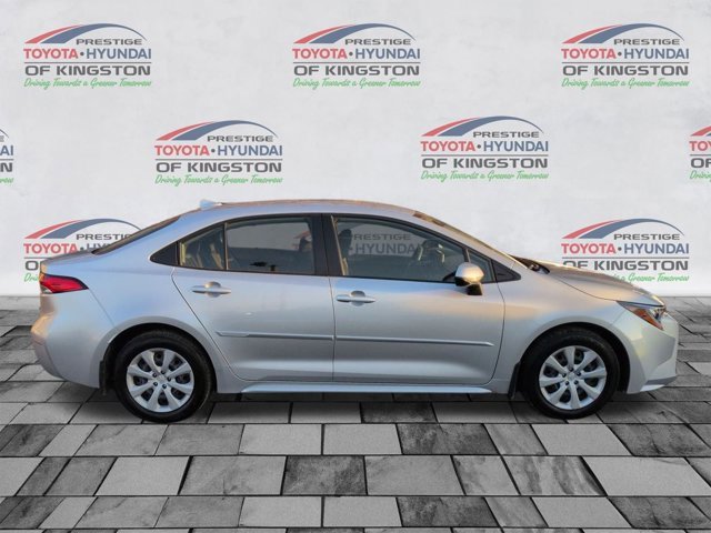 Certified 2022 Toyota Corolla LE image 2