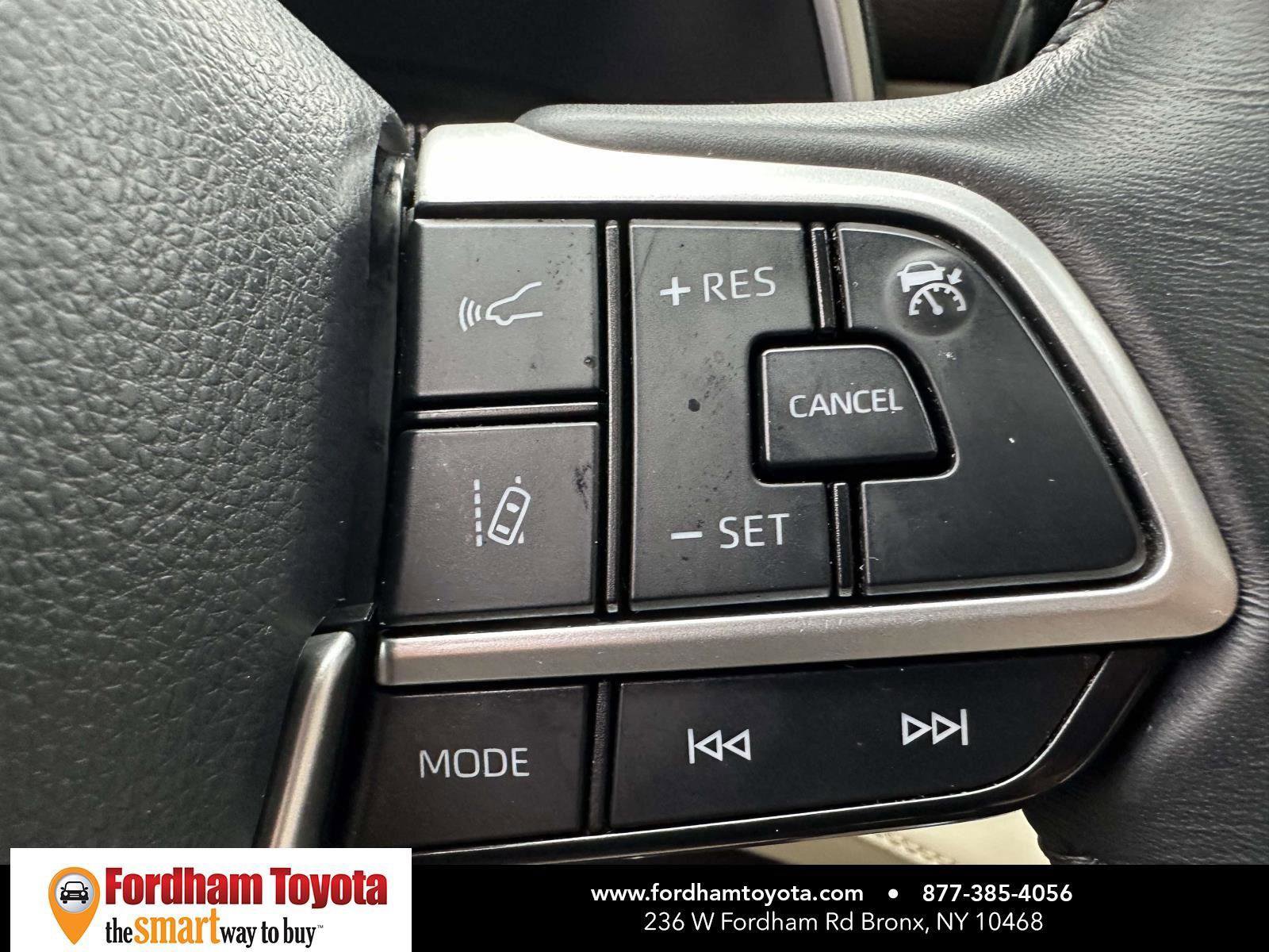 Used 2022 Toyota Highlander XLE image 34