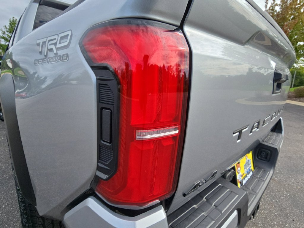Used 2026 Toyota Tacoma TRD Off-Road w/ TRD Off Road Premium Package AWD/4WD image 37