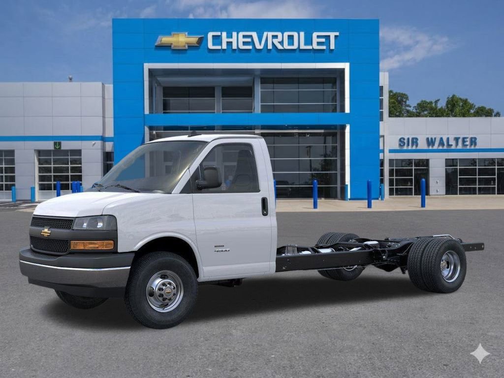 New 2025 Chevrolet Express 3500 w/ Power Convenience Package RWD image 3