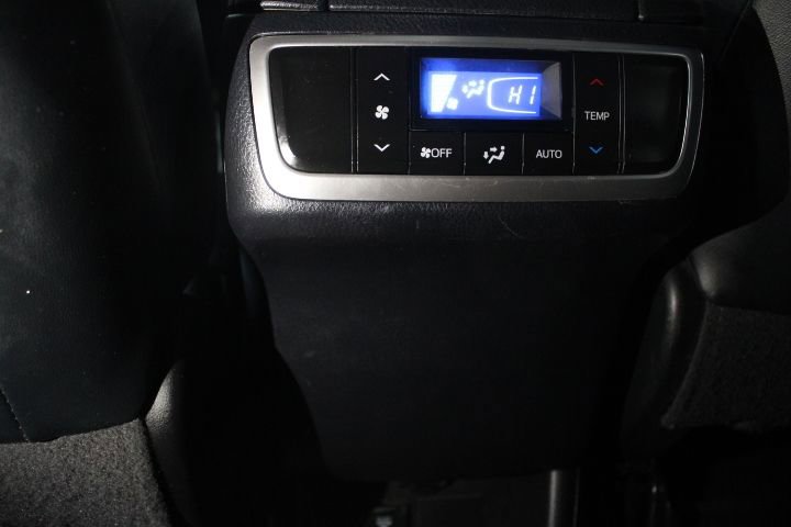 Used 2015 Toyota Highlander XLE image 24