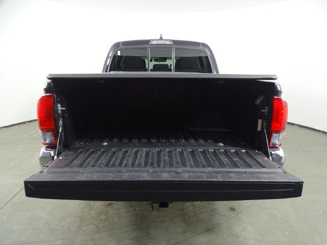 Used 2021 Toyota Tacoma SR5 RWD image 12