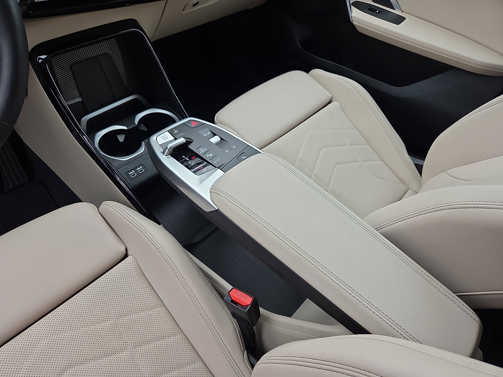 Used 2024 BMW X1 xDrive28i w/ Premium Package image 25