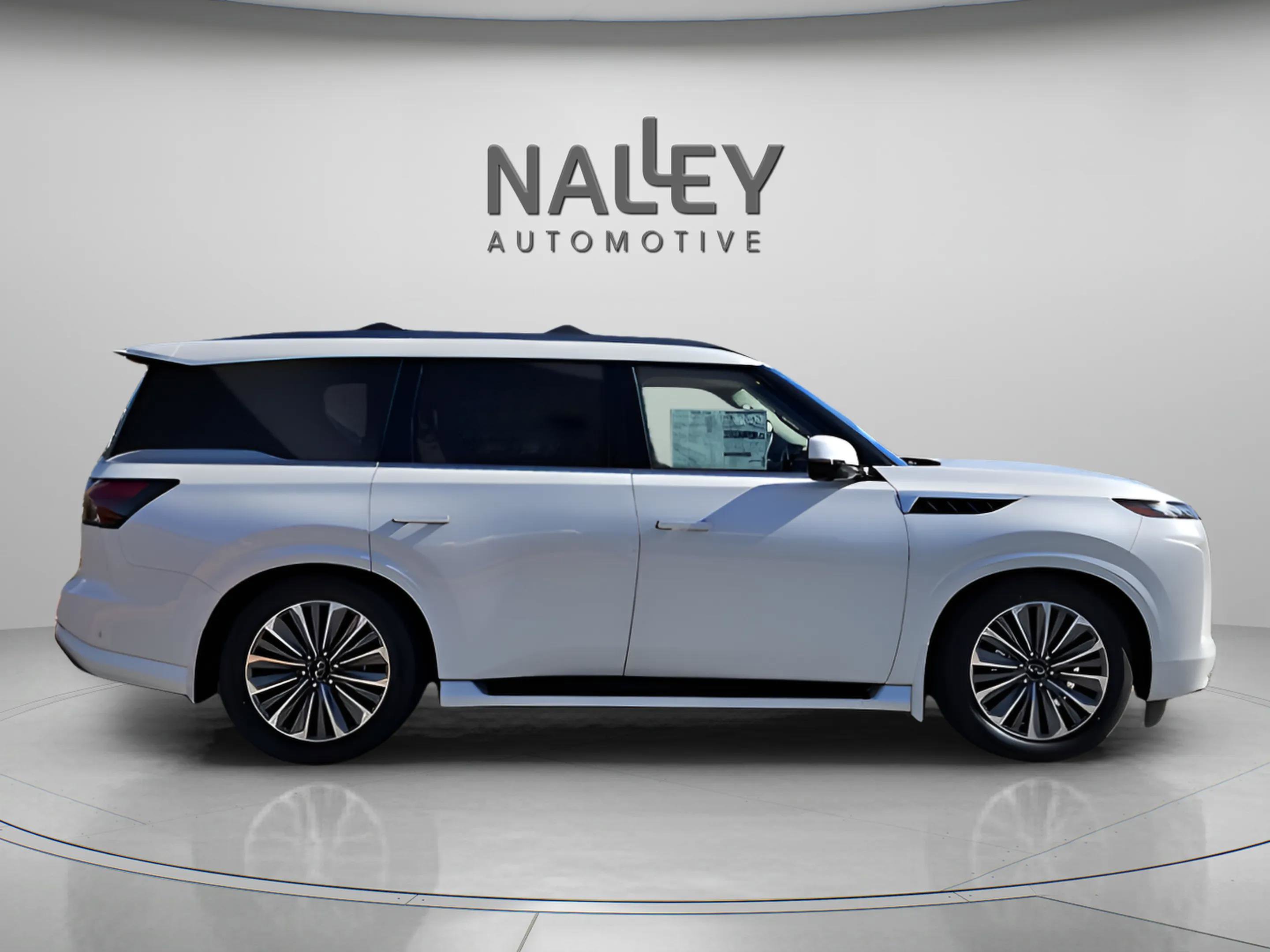 New 2026 INFINITI QX80 Luxe image 7