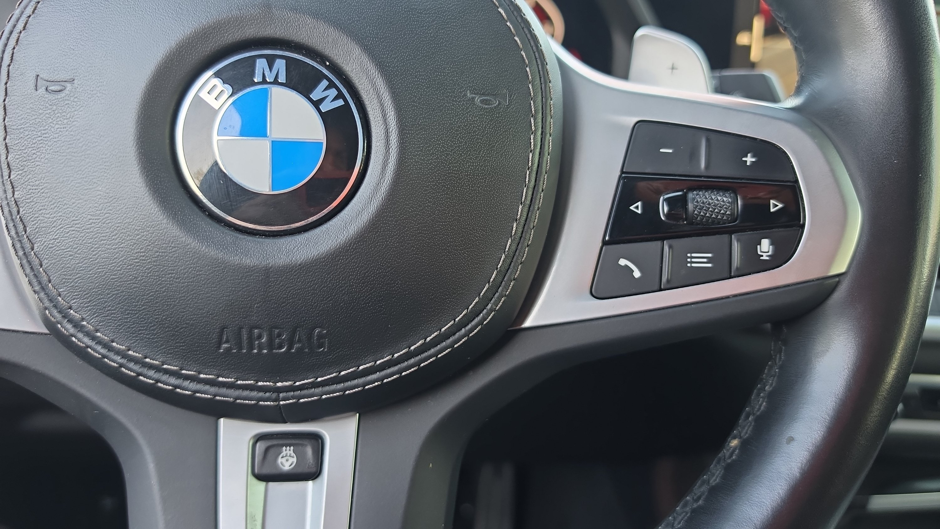 Used 2022 BMW X7 M50i w/ Dynamic Handling Package AWD/4WD image 14