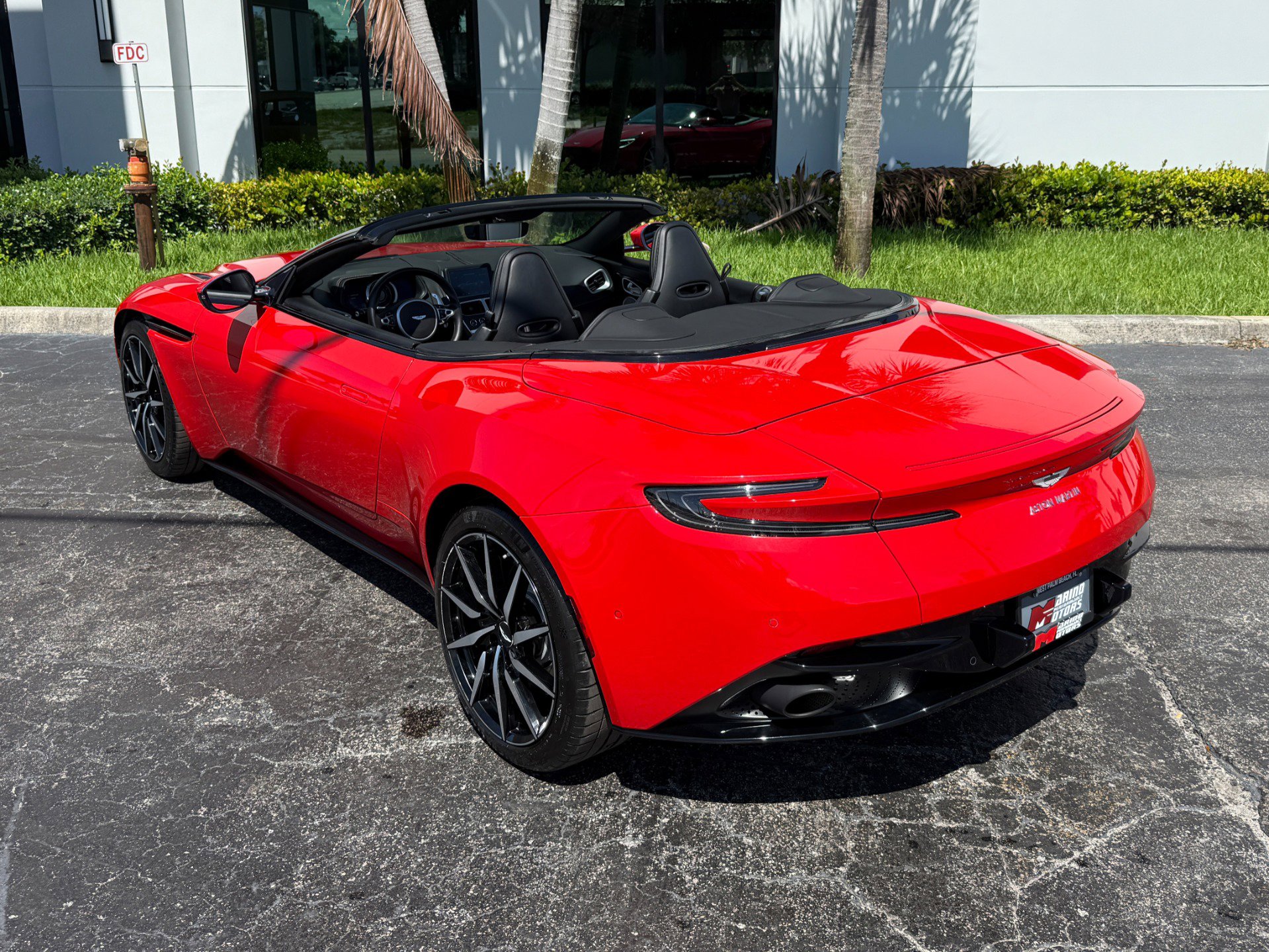 Used 2020 Aston Martin DB11 Volante RWD image 22