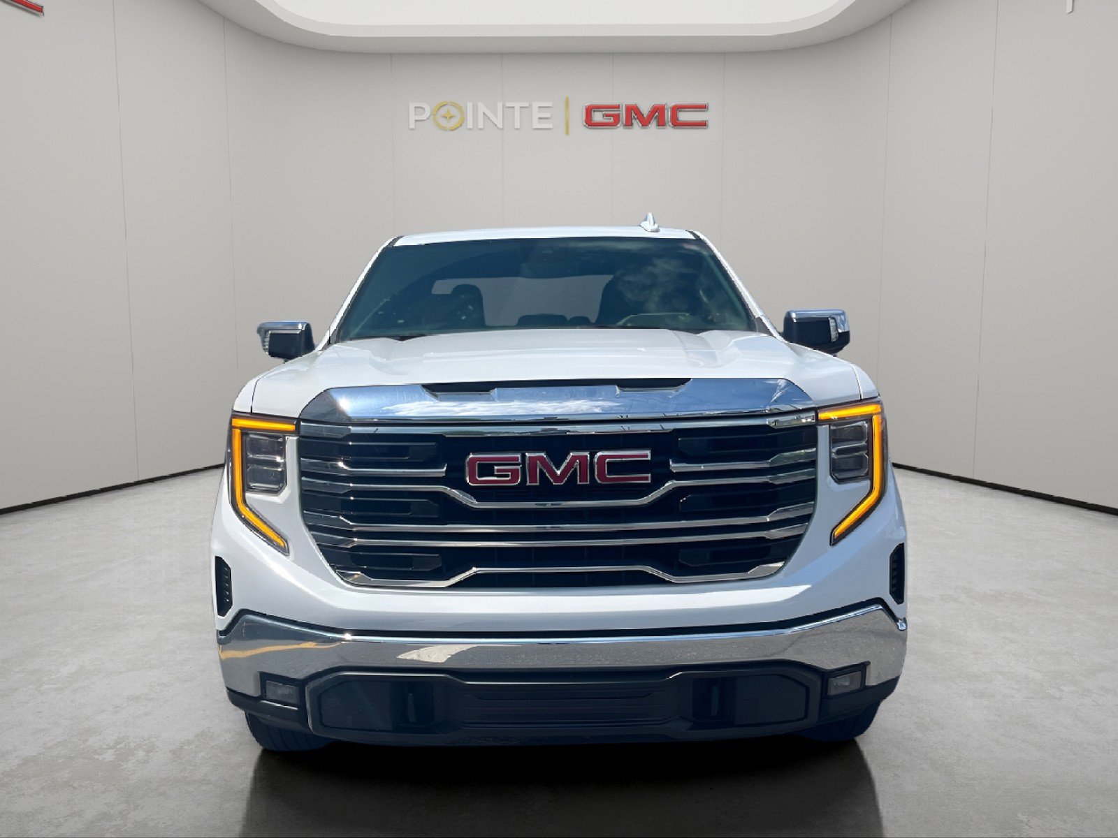 Used 2025 GMC Sierra 1500 SLT AWD/4WD image 2