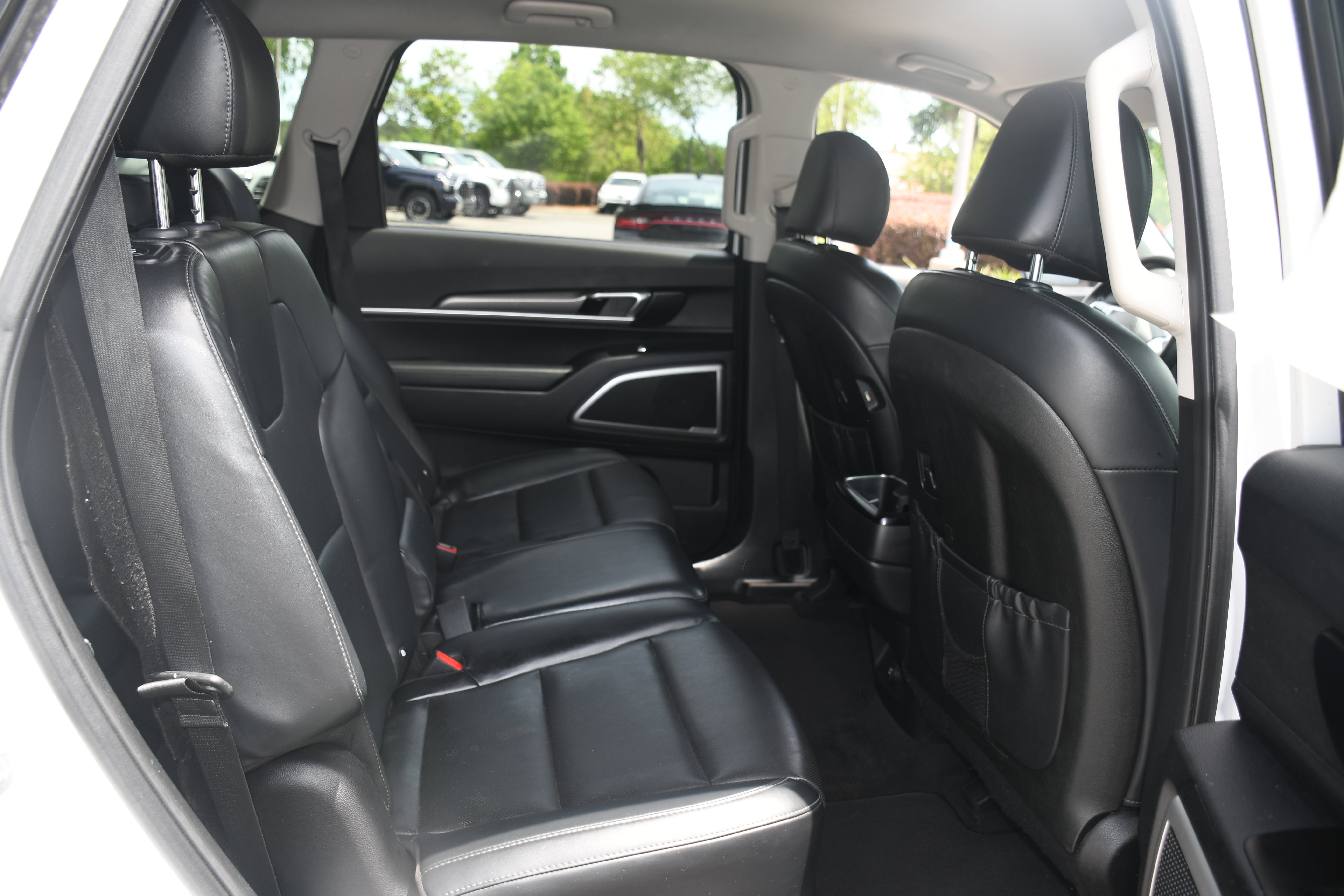 Used 2020 Kia Telluride LX FWD image 17