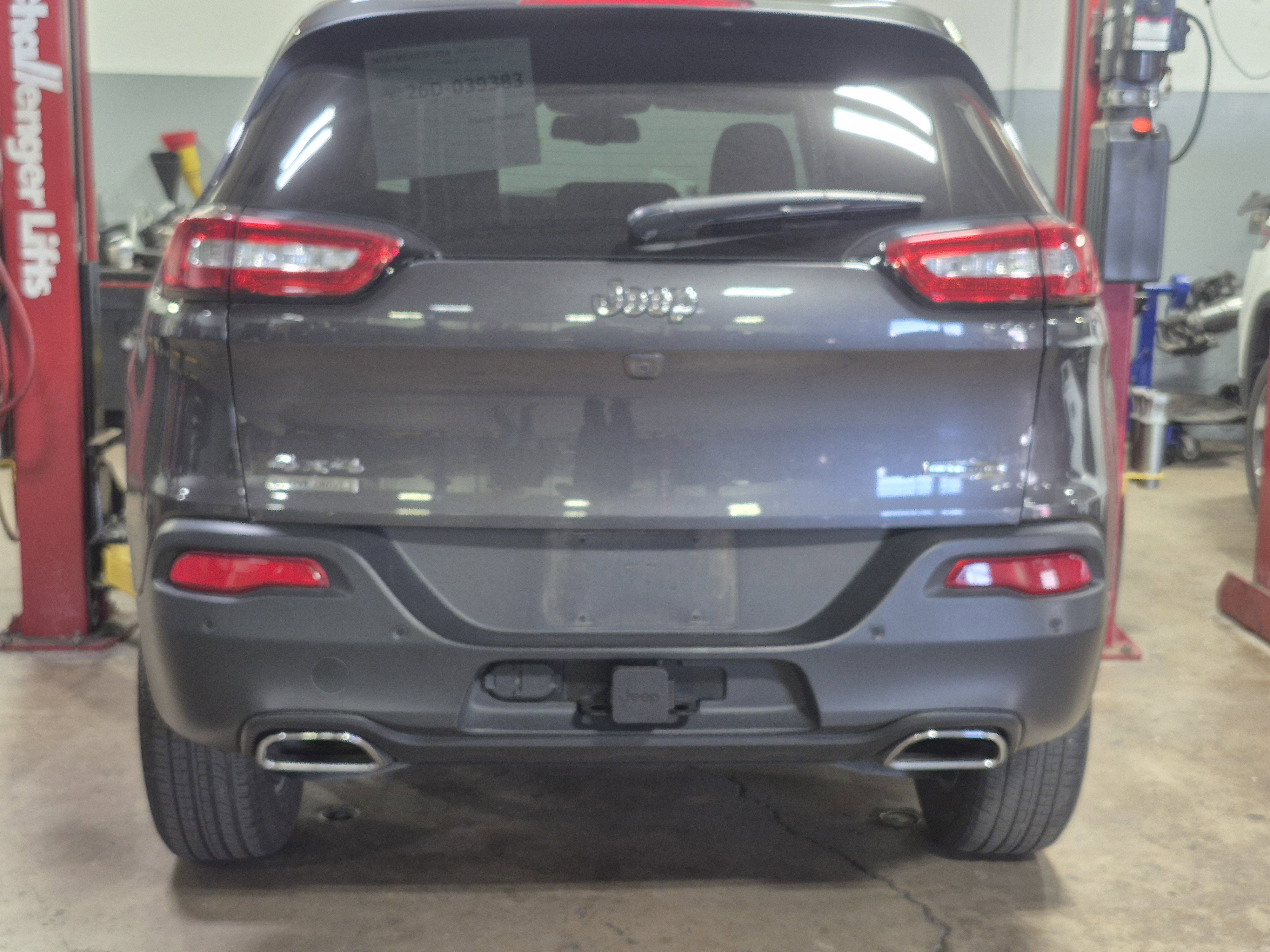 Used 2017 Jeep Cherokee Latitude w/ Comfort/Convenience Group image 18