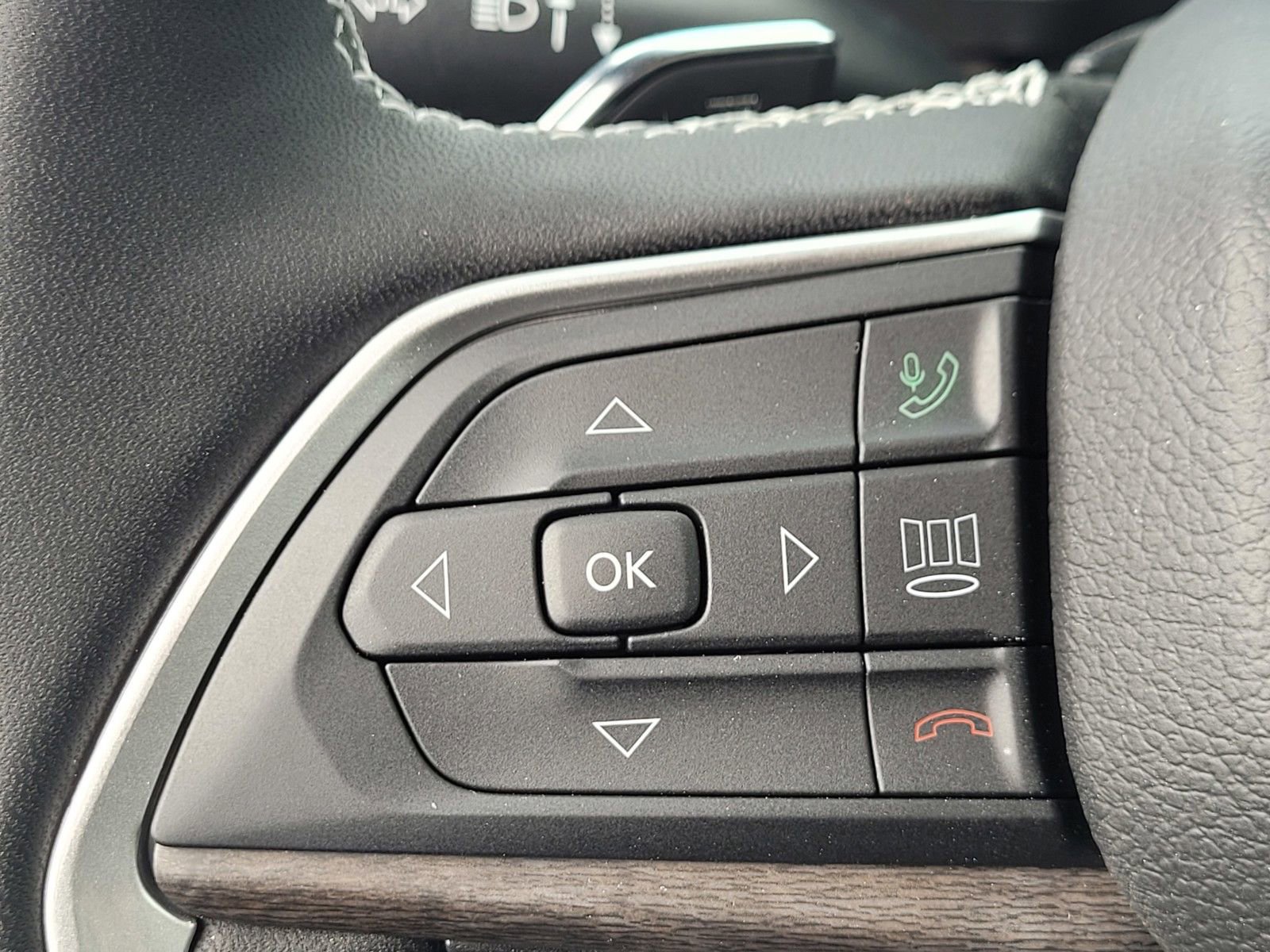 New 2025 Jeep Grand Cherokee L Limited w/ Luxury Tech Group II image 21