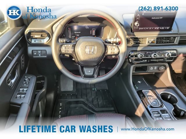 Certified 2025 Honda Pilot Black Edition image 15