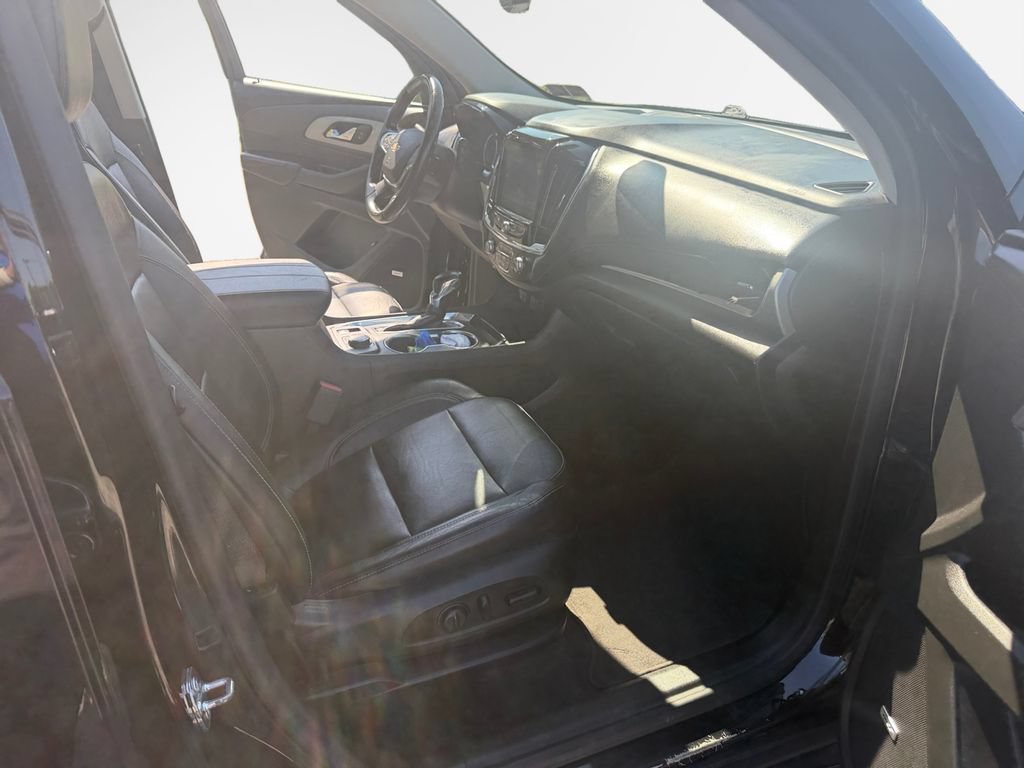 Used 2021 Chevrolet Traverse LT w/ LT Premium Package AWD/4WD image 26