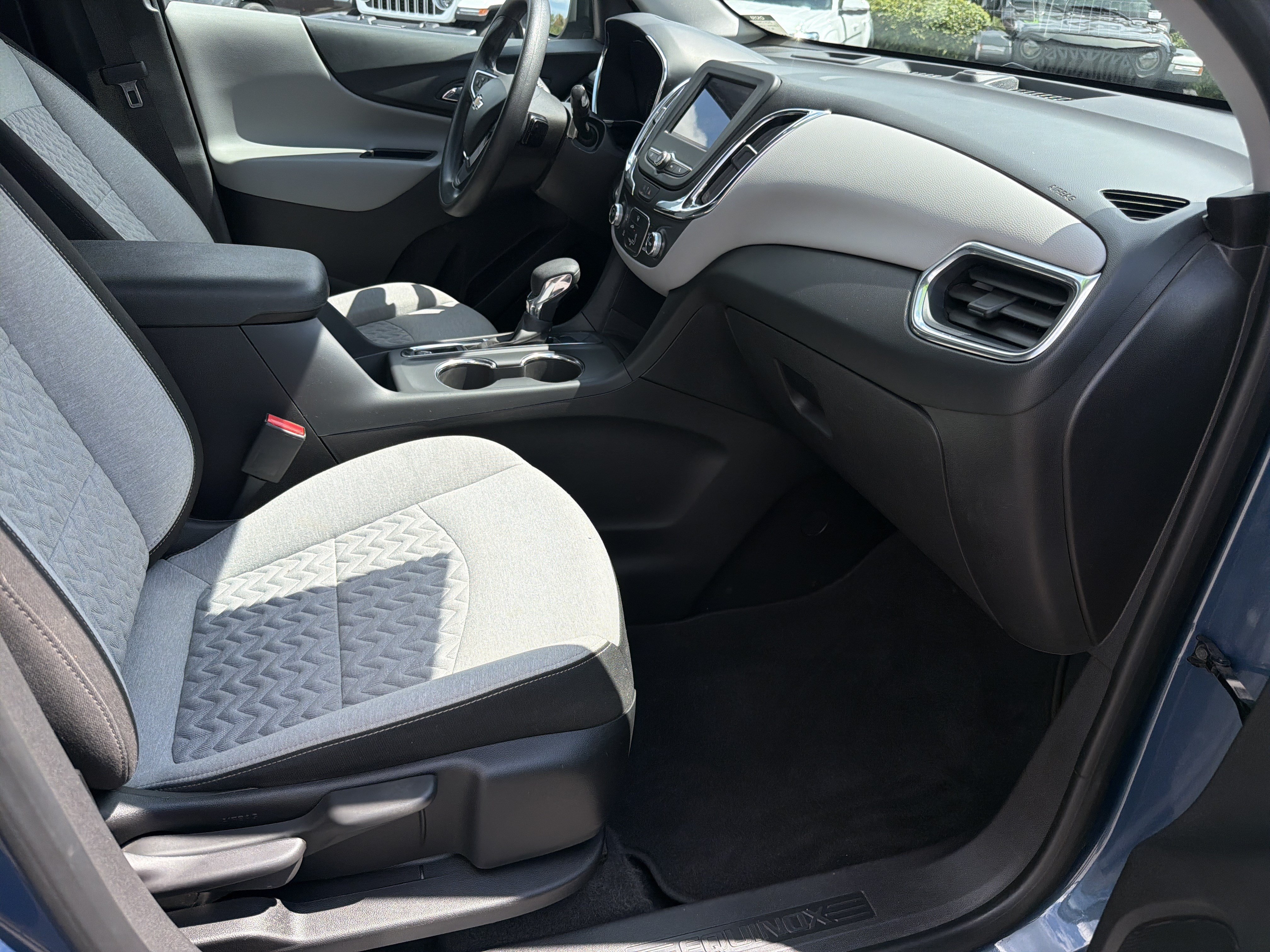 Used 2024 Chevrolet Equinox LS w/ LS Convenience Package FWD image 24