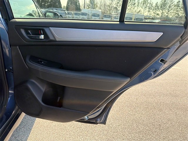Used 2019 Subaru Outback 2.5i Premium image 16