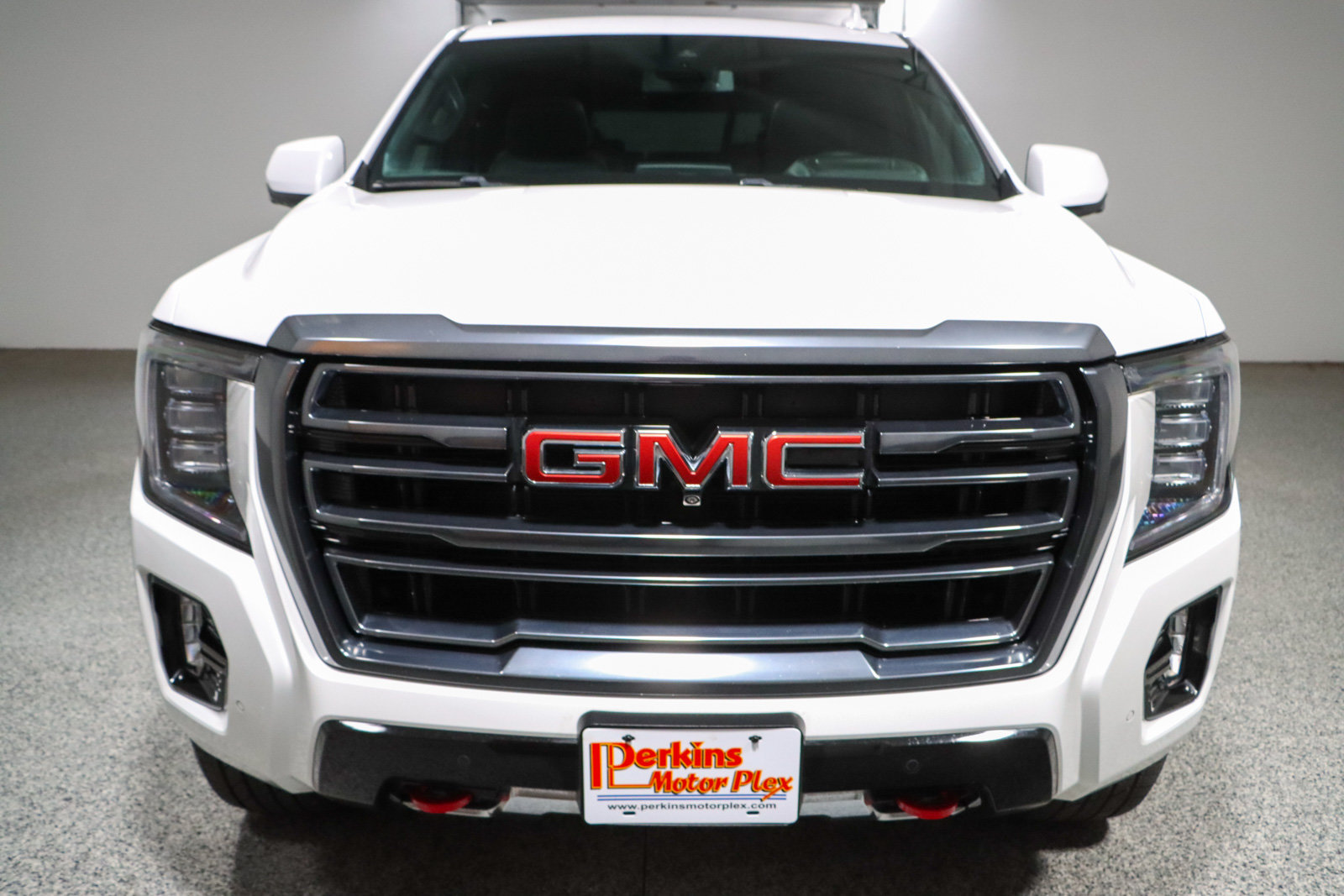 Used 2023 GMC Yukon AT4 w/ AT4 Premium Plus Package AWD/4WD image 4