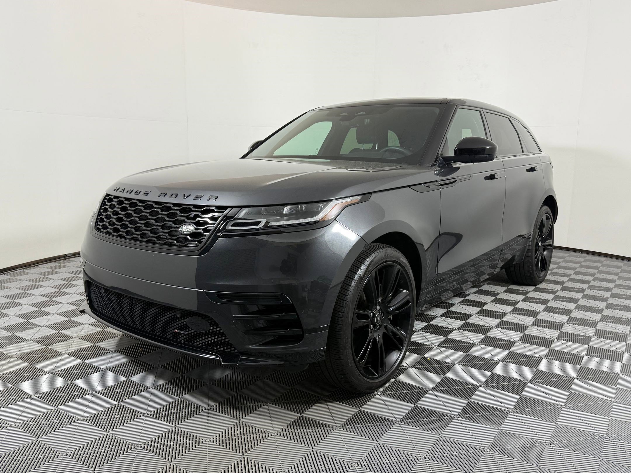 Used 2023 Land Rover Range Rover Velar R-Dynamic S image 1