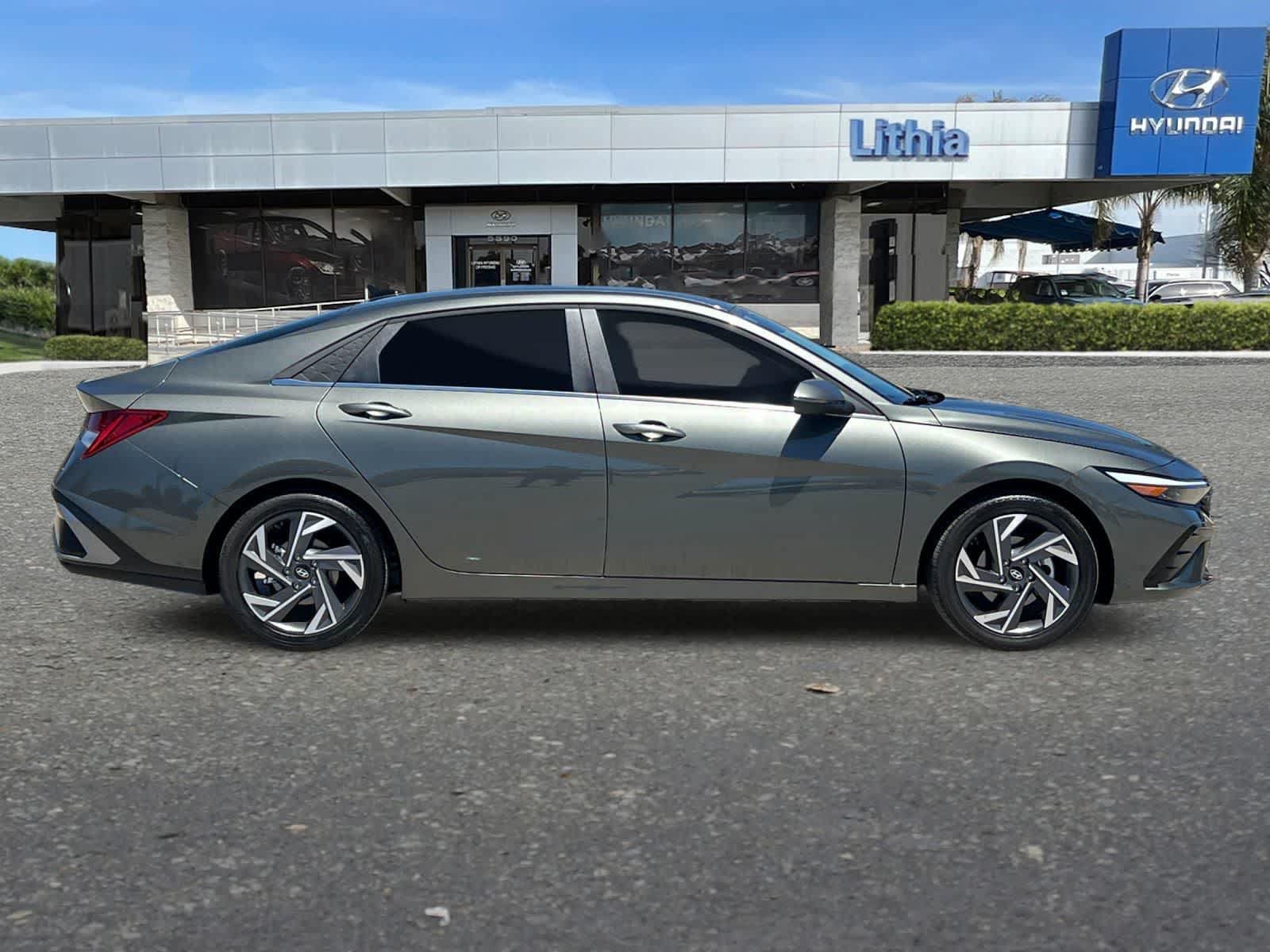Certified 2026 Hyundai Elantra Limited FWD image 9