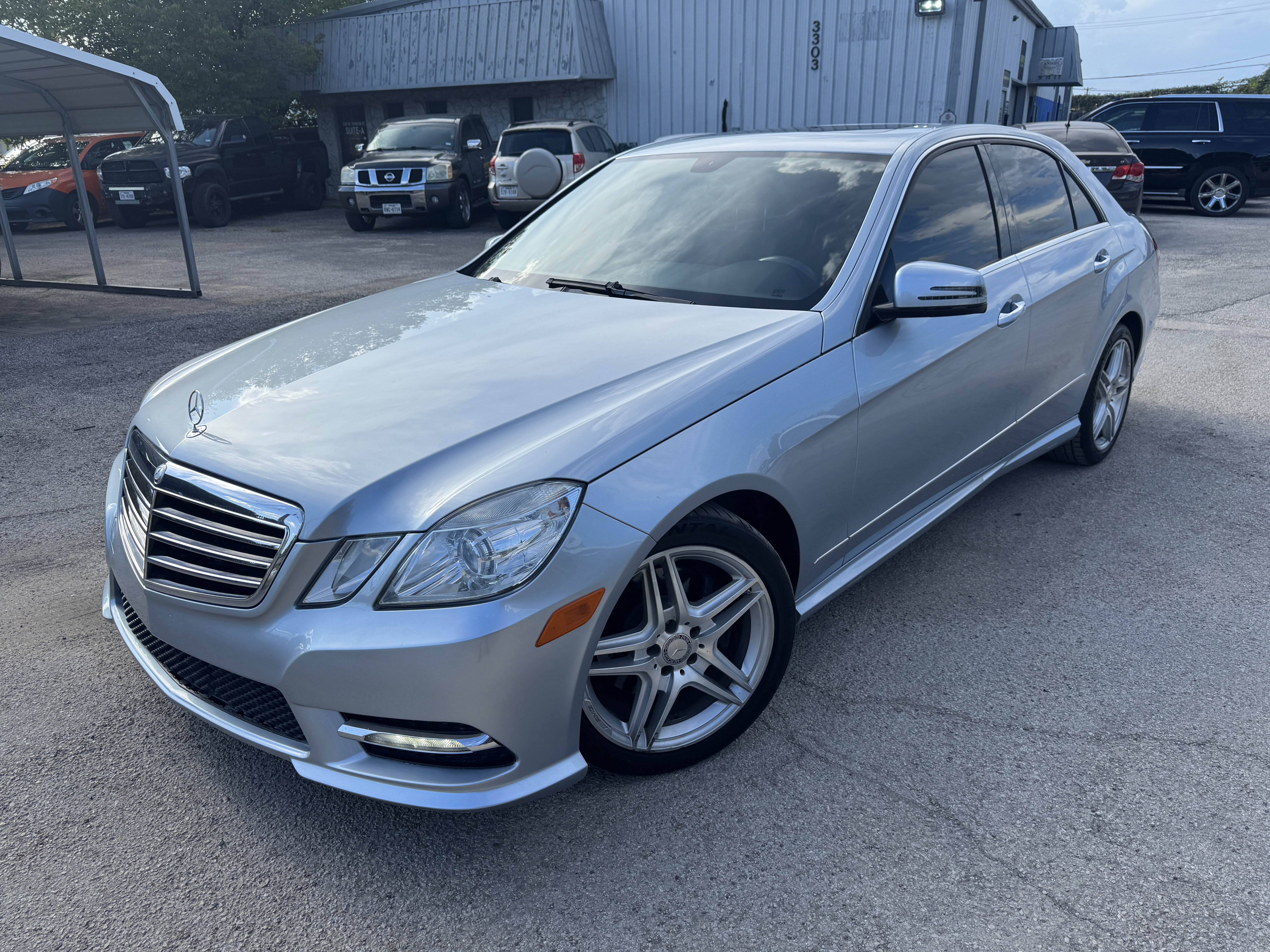 Used 2013 Mercedes-Benz E 350 4MATIC Sedan image 1