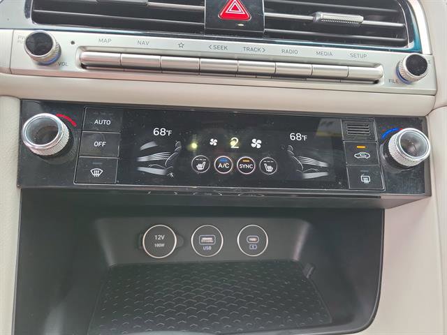 Used 2024 Genesis G70 2.5T image 11